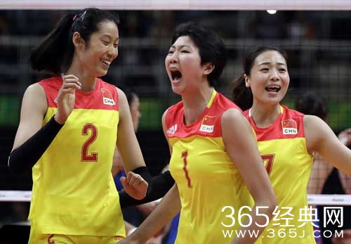 女排决赛中国3-1塞尔维亚 时隔12年再夺奥运冠军