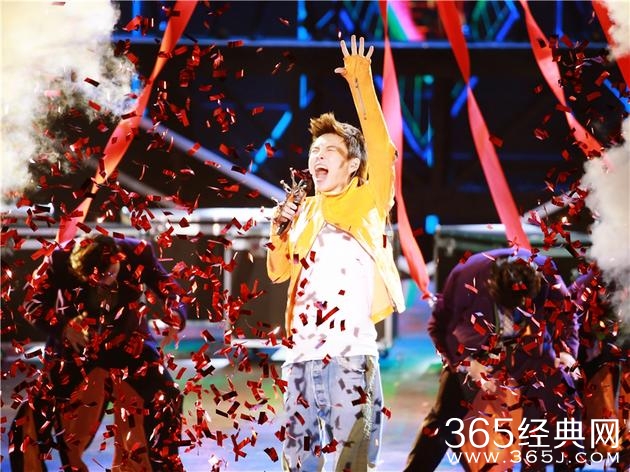 张玮首登《盖世》献改编曲 导师直呼过瘾