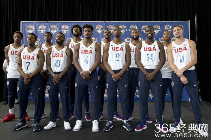 美国男篮三连冠 96-66击败塞尔维亚夺下奥运金牌