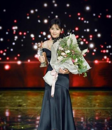 《跨界歌王》刘涛夺冠 以3分优势险胜王祖蓝