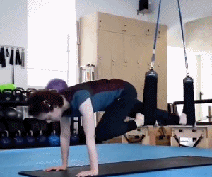 高难度动作 孙俪早起锻炼双脚猛蹬力量足