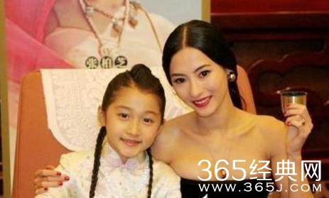 关晓彤合影过半个娱乐圈 最后一个居然认不出