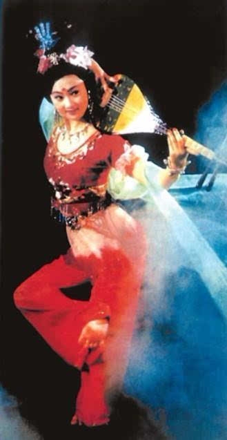 他是80年代影视巨星 红过陈道明 妻子被杀后事业一蹶不振