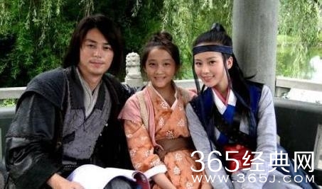 关晓彤合影过半个娱乐圈 最后一个居然认不出