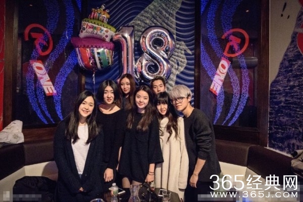 王中磊女儿被骂不是中国人 晒护照证清白