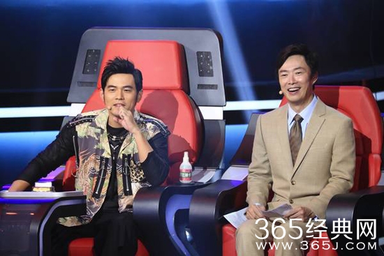 《新歌声》帕尔哈提兄弟唱哭那英 周杰伦竖拇指点赞