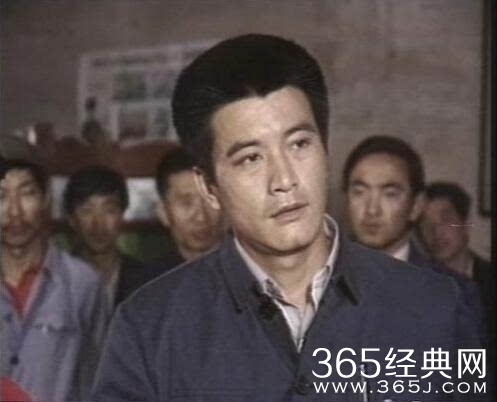他是80年代影视巨星 红过陈道明 妻子被杀后事业一蹶不振