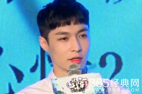 黄牛粉丝夜堵房门 张艺兴方斥恶劣追私现象