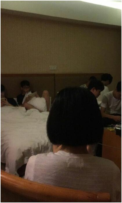 网曝小学生酒店开房打游戏 如今的小盆友真土豪