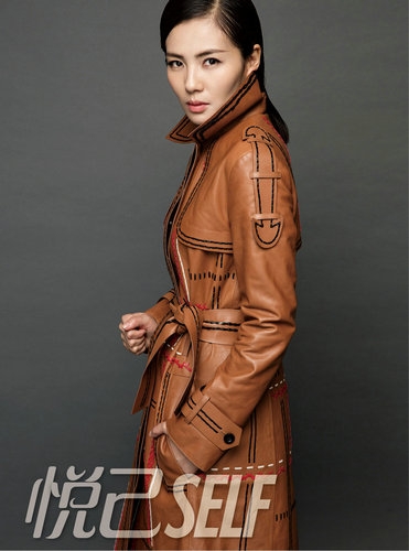 御姐刘涛登双刊封面 妆容精致冷艳迷人