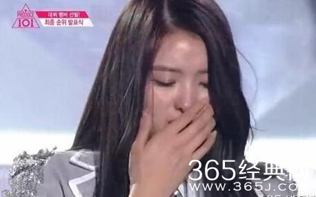 韩女星鼻子一捏就塌陷 难道不是整容事故