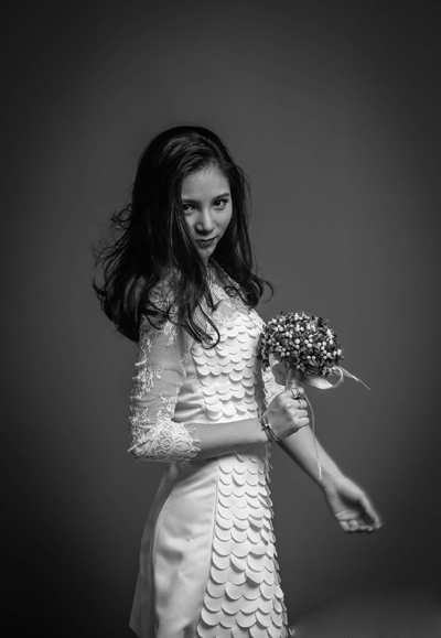 何姿晒婚纱照疑似好事将近 粉丝哭晕一片