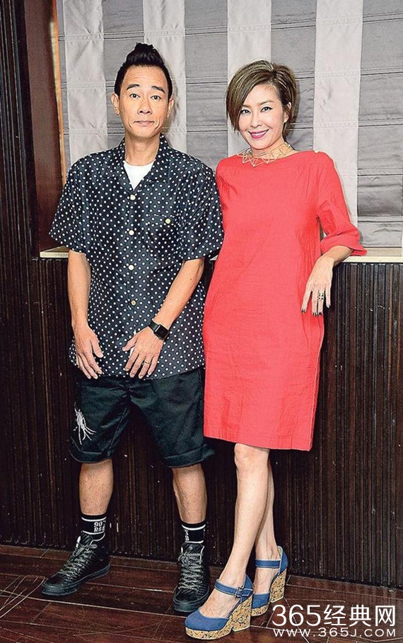 已婚男士不容易！陈小春拍缠绵戏频笑场