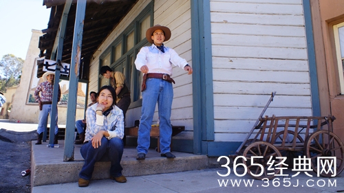 刘翔跨界投篮致敬科比 晶刚联袂奉献电影首秀