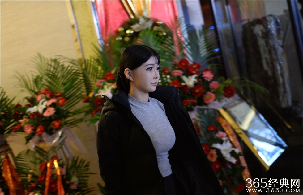 艺校大一新生代言内衣 36D美胸让人心跳加速