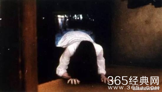 十部让你后背发凉 吓得不敢睡觉的恐怖电影
