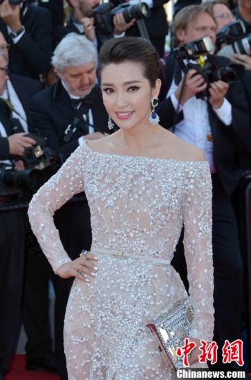 李冰冰接替范冰冰 《巨齿鲨》女主角之位再存疑