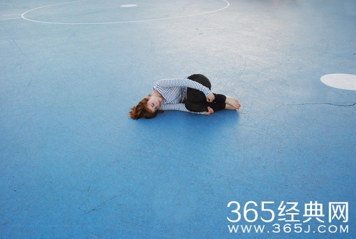 2016年晚安心语：讨厌自己明明不甘平凡却又不好好努力。