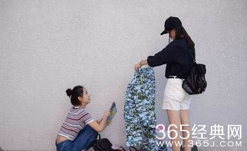 中戏开学新生前来报到 校园美女如云