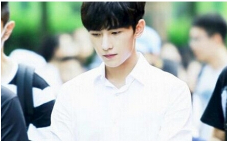 微微一笑很倾城杨洋肖奈衬衫是什么牌子