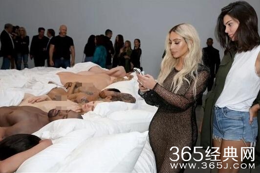 12位名人全裸蜡像任人看 卡戴珊老公玩大了