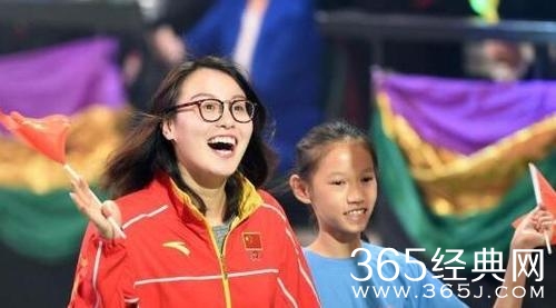 傅园慧收探险家贝尔战书 有望参加真人秀吃虫