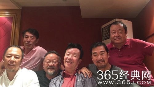 纪晓岚和珅重聚 张国立王刚张铁林铁三角同框合影