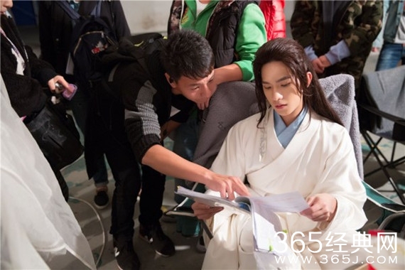 杨洋方回应演戏纠纷：未坐地涨价 无天价片酬