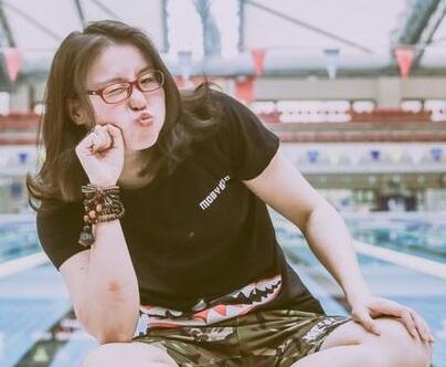 傅园慧收探险家贝尔战书 有望参加真人秀吃虫