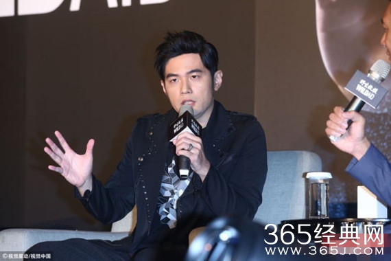 周杰伦获华人艺人最赚钱榜首 自嘲自己没信用卡