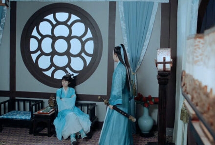 赵丽颖碧瑶坐戳中网友笑点 简直是高冷版葛优瘫