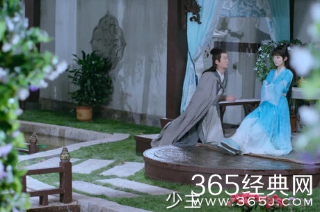 赵丽颖碧瑶坐戳中网友笑点 简直是高冷版葛优瘫