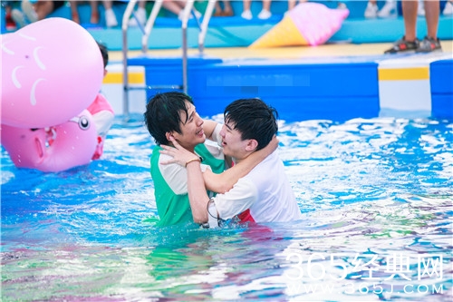 大张伟开启暴击模式！张大大竟被虐哭