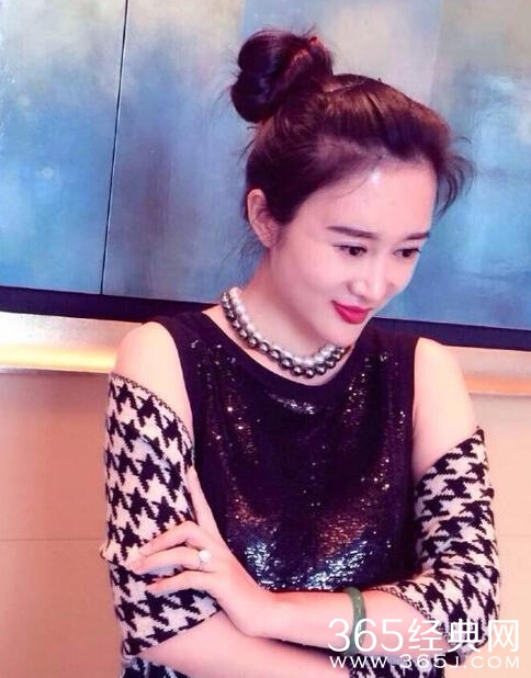 疑张纪中情妇杜星霖私照曝光 翻版温碧霞