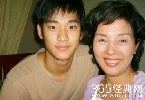 金秀贤同父异母妹妹出道 曾谈哥哥崩溃痛哭