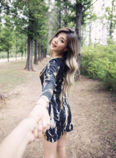 金秀贤同父异母妹妹出道 曾谈哥哥崩溃痛哭