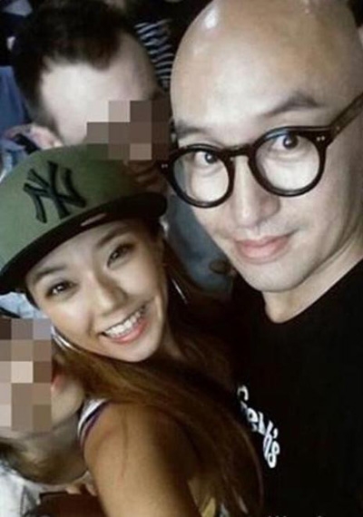 金秀贤同父异母妹妹出道 曾谈哥哥崩溃痛哭