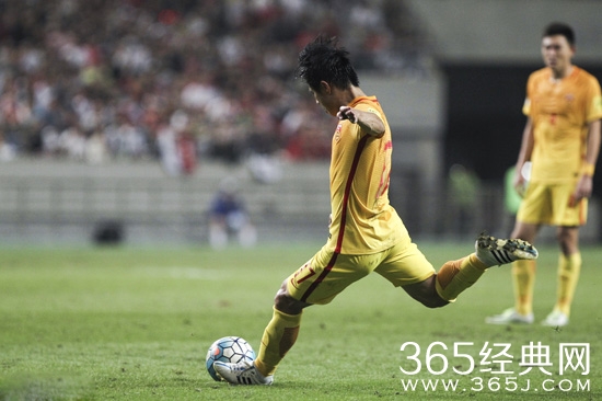 世预赛国足2分钟连追2球 2-3憾负韩国