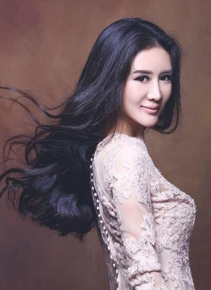 疑张纪中情妇杜星霖私照曝光 翻版温碧霞