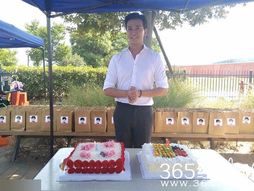 人气火爆 陈晓东粉丝为其片场庆生