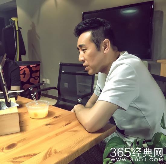 于和伟献爱心 ：愿贫苦的人们不再挨饿