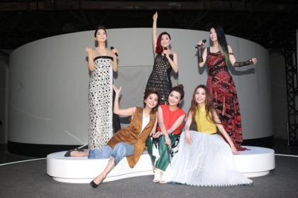 Selina和Ella表示受够了Hebe：她太美了