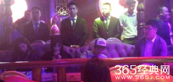 爆料 王思聪偏爱乖巧女 不喜女伴泡夜店