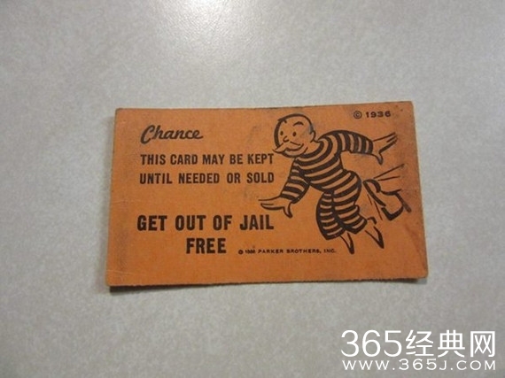 美国男子亮出大富翁游戏道具 希望警察饶过他