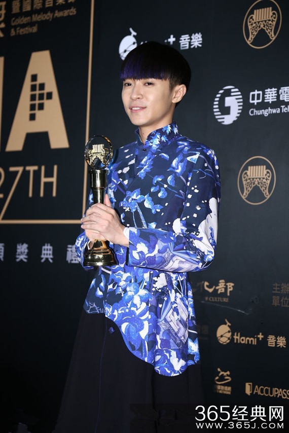 吴青峰怒斥黄牛党 呼吁粉丝别买高价票