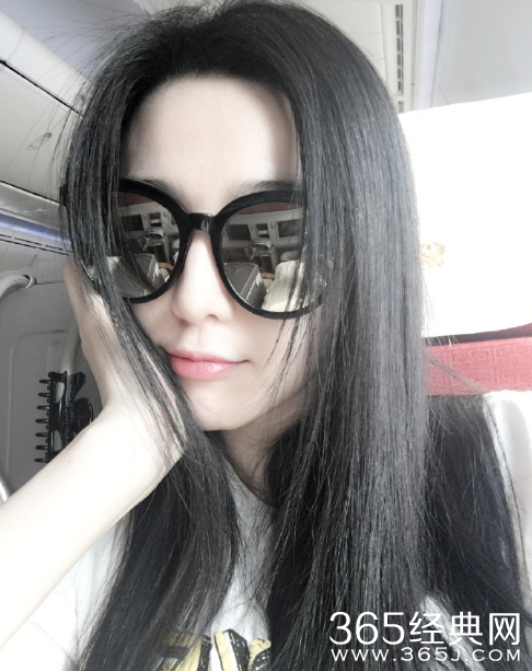 起飞前范冰冰晒自拍 网友：是去找李晨吗