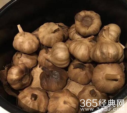 邓超晒照吐槽孙俪做黑暗料理,求网友收留