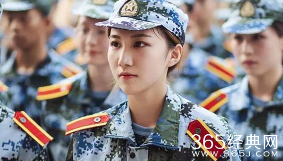 广州各大高校大一颜值爆表女生军训组图