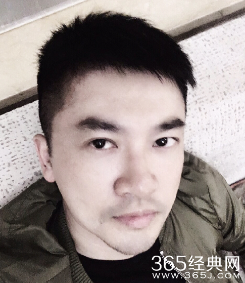 苏有朋深夜晒照 网友：太憔悴了