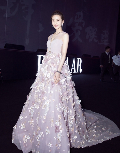 “仙剑三美”合体亮相 杨幂刘诗诗破不合传闻